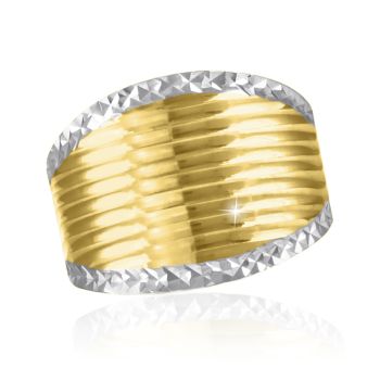 Zlatý prsten zdobený rytinou a diamantovým brusem